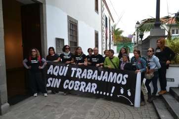 Concentración de los trabajadores de Gestel este lunes en San Juan (Foto TA)