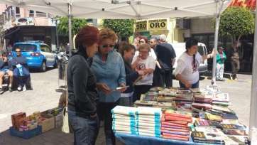 El acto solidario tuvo lugar en el entorno peatonal de Los Llanos (Foto TA)