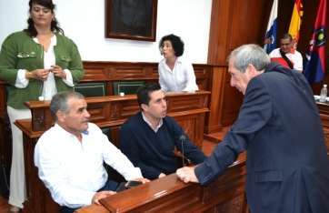 Ediles de la oposición durante la sesión plenaria celebrada este martes (Foto TA)