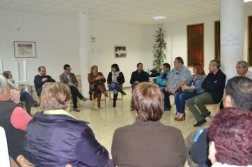 Reunión entre autoridades municipales y vecinos del Distrito Centro celebrada el pasado mes de febrero (Foto TA)