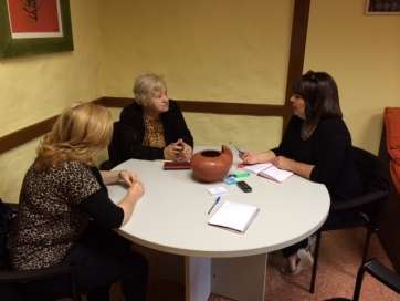 Gloria Cabrera y representantes del colectivo Isadora Duncan (Foto TA)