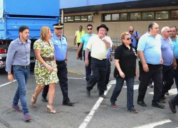 Héctor Suárez, primero por la izquierda, durante la protesta celebrada ayer por los taxistas de Telde e Ingenio (Foto TA)