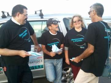 Miembros del Partido X durante la campaña (Foto TA)