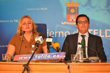 La alcaldesa Mari Carmen Castellano (i) junto al vicealcalde Pablo Rodríguez (d) (Foto TA)
