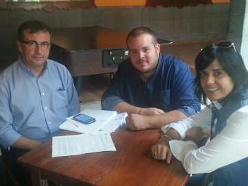 Los ediles Juan Francisco Artiles y Rubén Rodríguez junto a la secretaria política Elisa López (Foto TA)