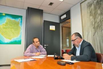 El consejero Antonio Hernández Lobo (i) y el concejal Juan Martel (d) (Foto Acfi Press)