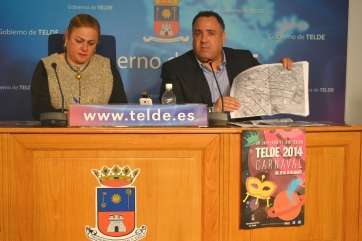 La alcaldesa Mari Carmen Castellano (i) junto al concejal Agustín Pérez (d) (Foto TA)