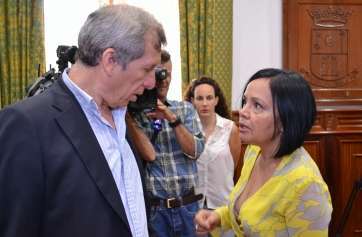 Alonso reprocha a Reyes su actitud tras el Pleno (Foto TA)