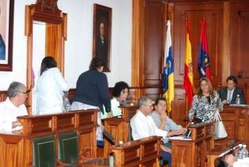 Momento en el que los ediles de NC abandonaron el Pleno en junio (Foto TA)