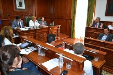 Imagen de archivo de un Pleno municipal (Foto TA)