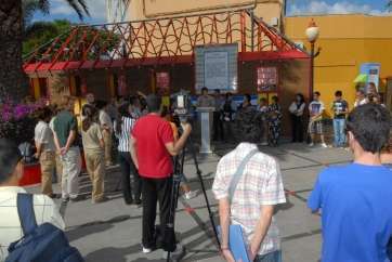 Imagen de archivo de japoneses en la plaza de Hiroshima y Nagasaki en Telde (Foto TA)