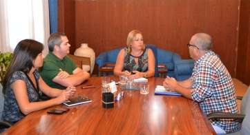 Reunión entre representantes del Gobierno y Oligal, este miércoles (Foto TA)