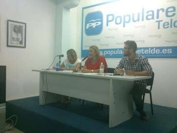 Momento de la reunión de esta noche del PP de Telde (Foto TA)
