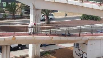 Operarios trabajando en el paso elevado (Foto TA)