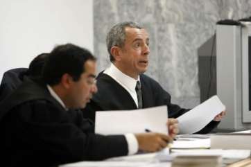 Imagen de archivo del letrado José María Guerra (d) en un juicio (Foto Acfi Press)