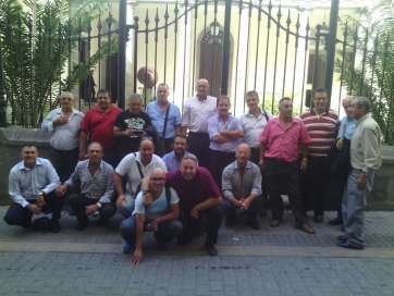 Grupo de taxistas, ayer en Tenerife (Foto TA)