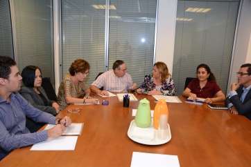 La Comisión para el realojo de Ojos de Garza durante la sesión de esta tarde (Foto Acfi Press)