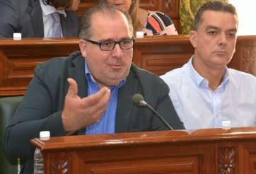 Los concejales centristas Juan Martel (i) y Mario Torres (d) (Foto TA)