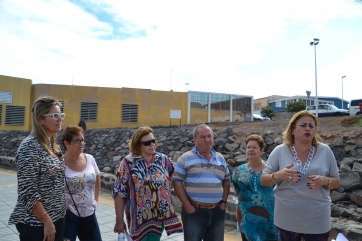 Castellano y Calderín, con dirigentes vecinales de La Garita, este miércoles durante la visita (Foto Daniel Ojeda)