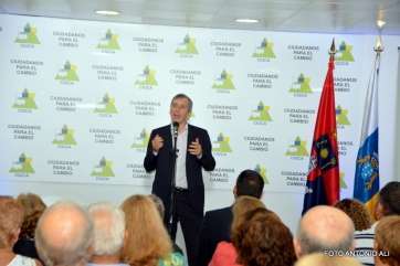 Guillermo Reyes pronunciando unas palabras durante el acto de este viernes (Foto Antonio Alí)