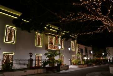 Imagen del decorado de las Casas Consistoriales de San Juan en las pasadas Navidades (Foto TA)