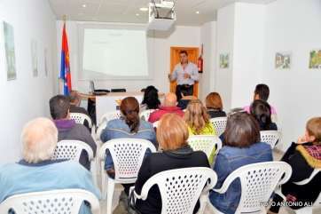 El cabo Rogelio Rodríguez, anoche en la sede de Más por Telde (Foto TA)