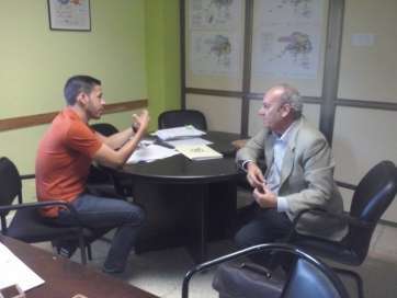 Reunión del concejal con el director de Guaguas de Melenara (Foto TA)