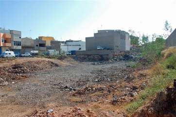 Parcela donde se iba a construir el complejo residencial de 78 viviendas en El Calero (Foto TA)