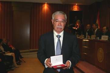José María Maya, en 2010, recibió la Medalla de Honor de la Asociación Española de la Carretera (Foto AEC)