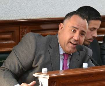 El concejal Agustín Pérez durante el Pleno celebrado este viernes (Foto TA)