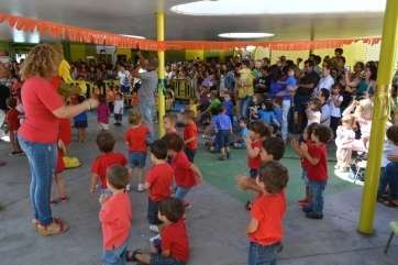 Última gala de fin de curso que acogió la antigua escuela infantil de La Herradura antes de ser clausurada (Foto TA)