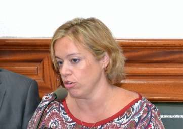 Sonsoles Martín, concejala de Desarrollo Local, en el Pleno de este viernes (Foto TA)