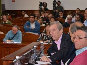 Momento de la intervención de Guillermo Reyes en el Pleno de este lunes (Foto TA)