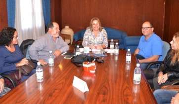 Reunión de la alcaldesa con la plantilla de Gestel, días atrás (Foto TA)