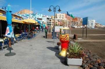 Imagen de archivo de los locales del paseo de Melenara (Foto TA)