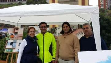 El concejal Ignacio Serrano, en el puesto informativo sobre el ARI de Jinámar (Foto TA)