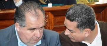 Los dos ediles del CCN, en el Pleno del pasado viernes (Foto TA)