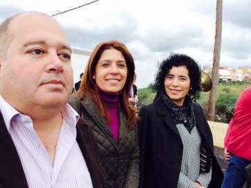 La concejala y candidata a la Alcaldía por NC, Carmen Hernández (c), este domingo en la procesión de Tara (Foto TA)