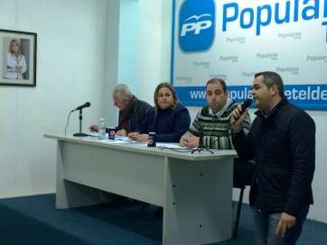 Momento de la ejecutiva local de anoche en la sede del PP (Foto TA)