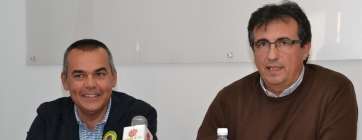Álvaro Monzón (i) y Juan Francisco Artiles (d), durante el acto de este martes (Foto TA)