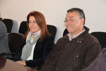 Carmen Hernández junto a Francisco Medina, este jueves en la comisión informativa (Foto TA)