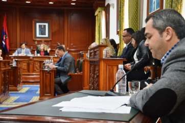 Darío López, momentos antes de comenzar el Pleno (Foto TA)
