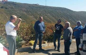 Imagen de la visita del concejal Juan Martel a La Solana (Foto TA)