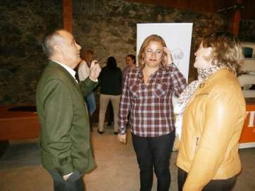 La alcaldesa Mari Carmen Castellano y la concejala Sonsoles Martín, en las instalaciones de la Máquina de Azúcar (Foto TA)