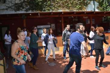 La candidata a la Alcaldía, Carmen Hernández, participó en el taller de baile de salsa, una de las actividades del encuentro (Foto TA)