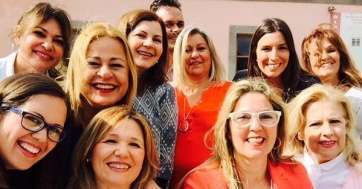 Armando Quintana, con un grupo de candidatas de la lista del PP
