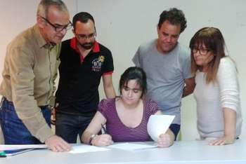 Momento de la firma del contrato ético (Foto TA)