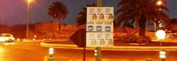 Cartelería del PP en la rotonda situada en la carretera de Telde a Valsequillo (Foto TA)