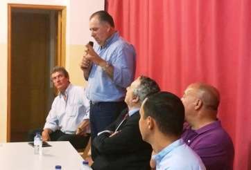 Momento del mitin del CCD, al que asistió Lorenzo Olarte (Foto TA)