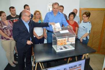 Momento de la rueda de prensa en la que el CCD ha realizado un acto de compromiso simbólico con los teldenses (Foto TA)